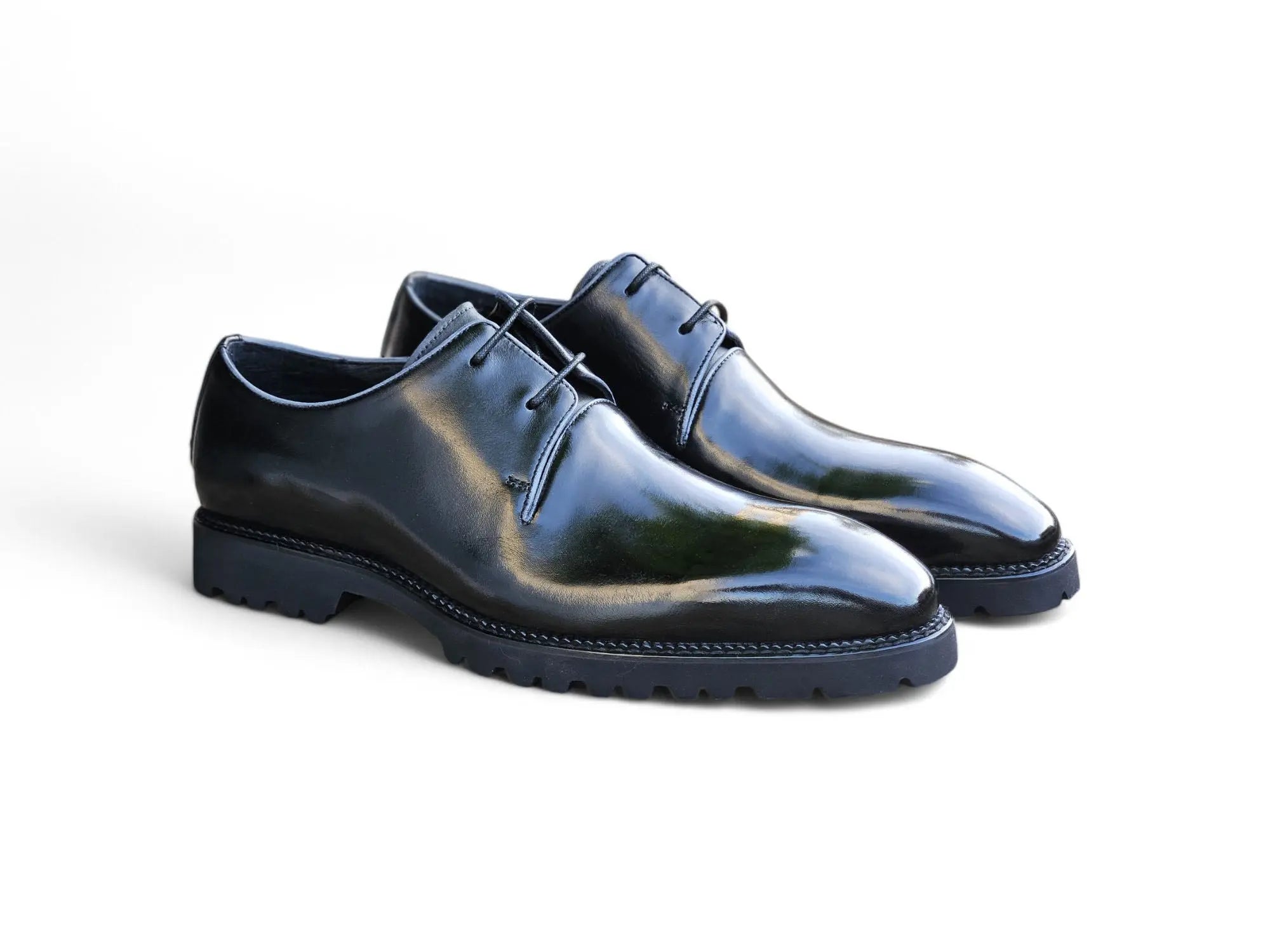 Whole Cut Derby With Lug Sole Carrucci