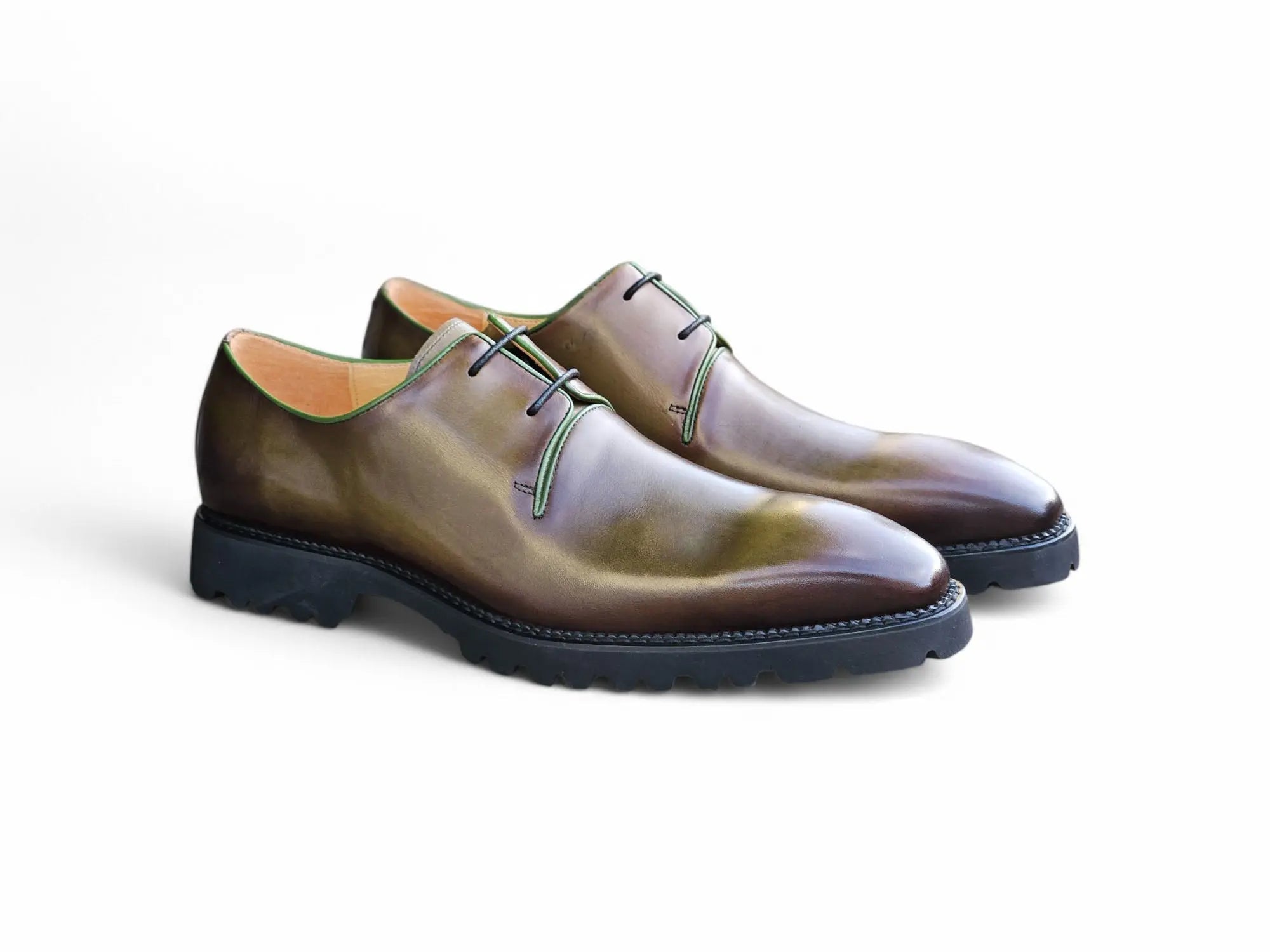 Whole Cut Derby With Lug Sole Carrucci